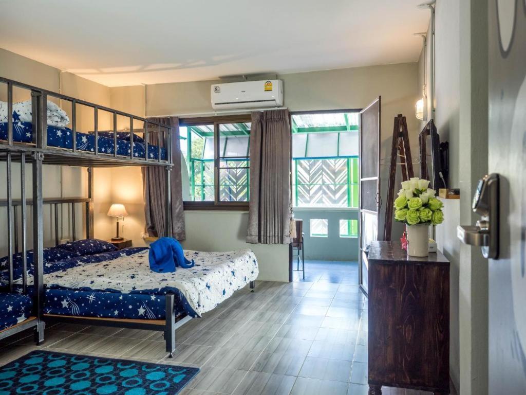 Хостел Enjoy House Чиангмай Экстерьер фото